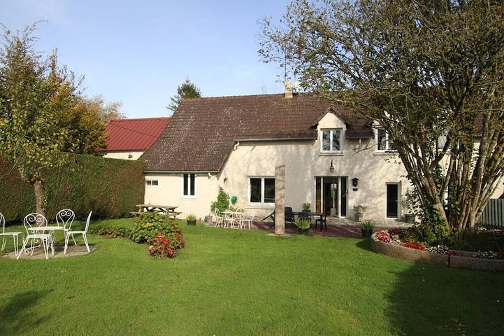 Gîte pour 8 personnes, avec jardin, animaux acceptés