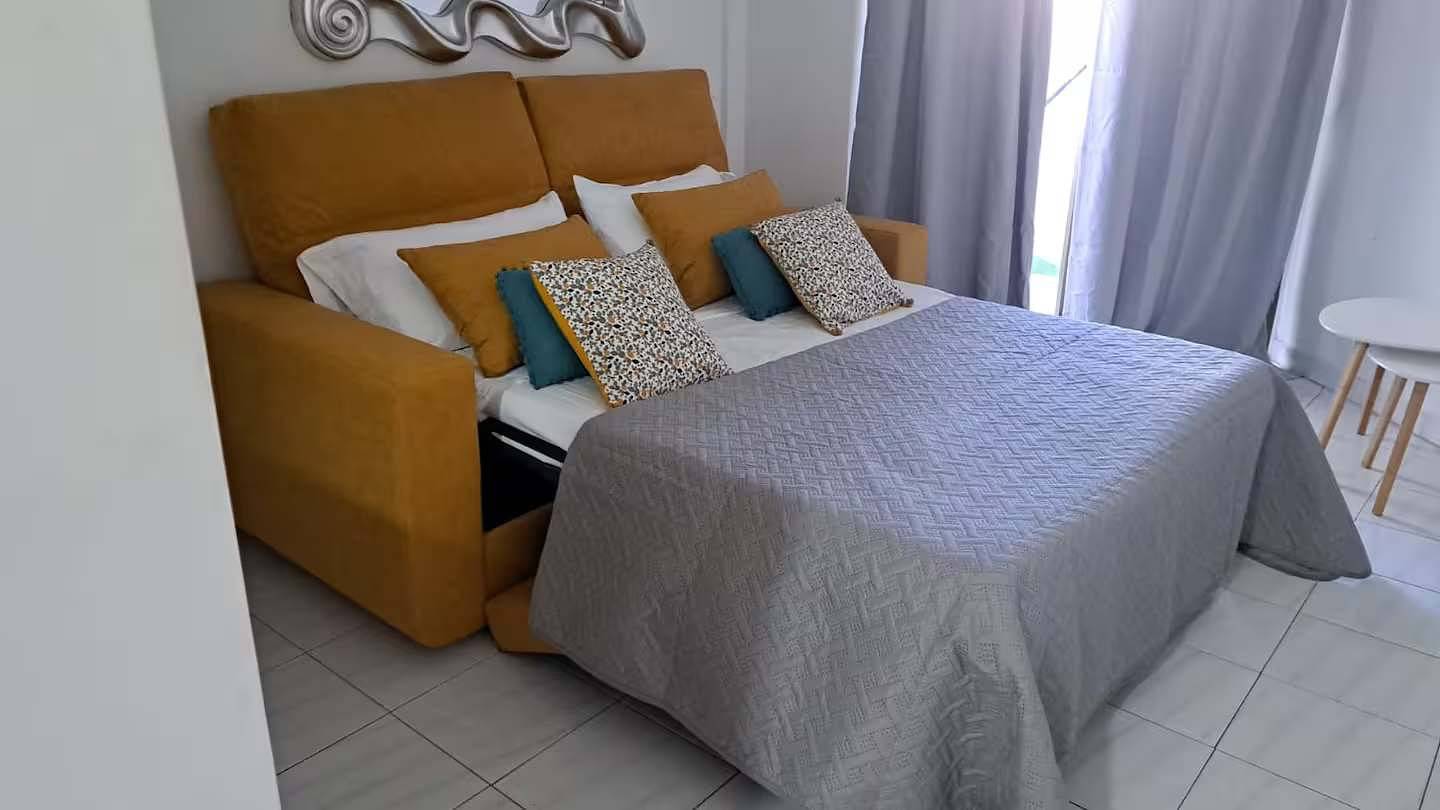 Ganze Wohnung, Ferienwohnung für 2 Personen mit Pool in Los Cristianos, Arona
