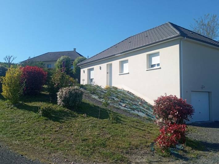 Location de vacances pour 4 personnes, avec vue et jardin, adapté aux familles à Cublac - 3