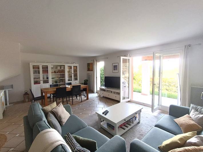 Location de vacances pour 6 personnes, avec terrasse ainsi que piscine et jardin à Mallemort - 4