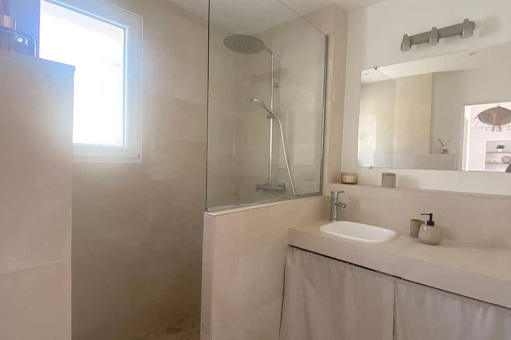 Appartement entier, Charmant appartement, vue magique in Montauroux, Côte méditerranéenne (France)