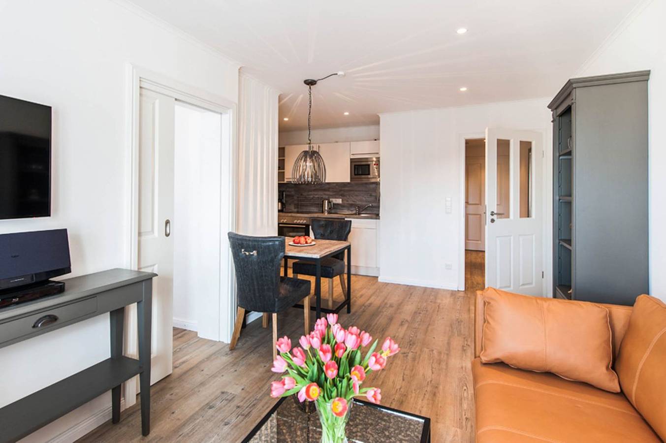 Ganze Wohnung, Weisse Villa - Apartment für 2 Personen mit Haustier am Hafen von Büsum in Hafen Büsum, Büsum