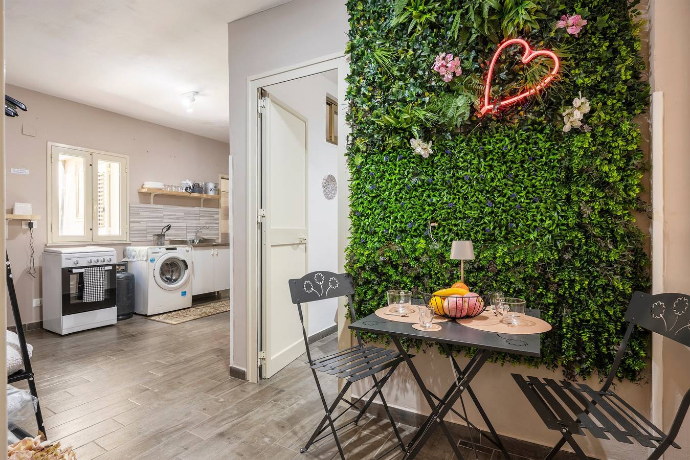 Apartamento inteiro, Casa de Férias 'Nica' com Terraço Comum, Varanda e Ar Condicionado in Palermo, Palermo (província)
