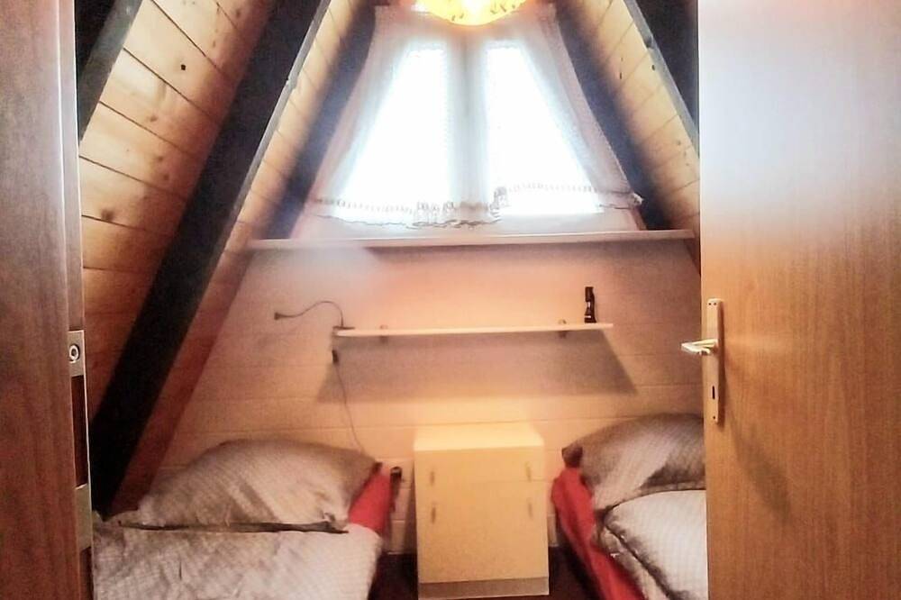 Cozy vacation home with sunny terrace Frankenwald near bathing lake / Smart-Tv in Lichtenberg (Oberfranken), Distrito de Hof