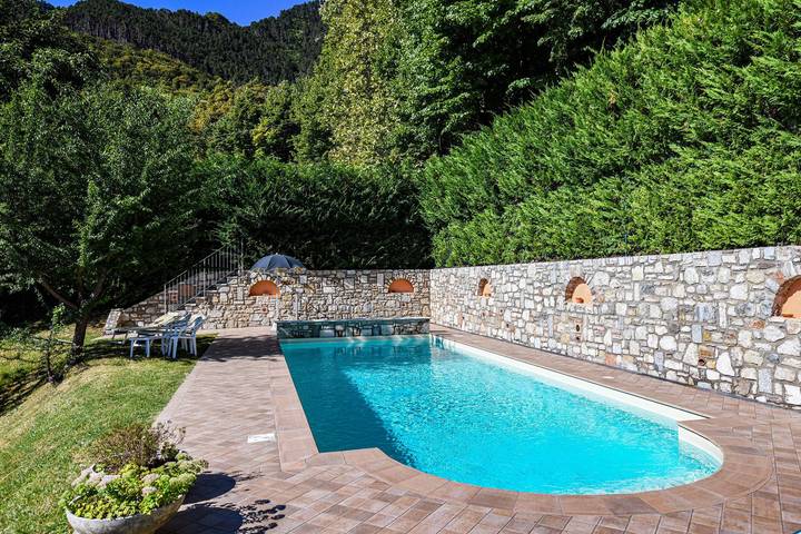 Ferienhaus für 8 Personen, mit Seeblick und Terrasse sowie Garten, mit Haustier am Gardasee - 4