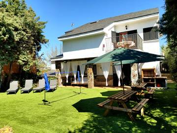 Cottage pour 19 personnes, avec jacuzzi et jardin, animaux acceptés à Navahermosa