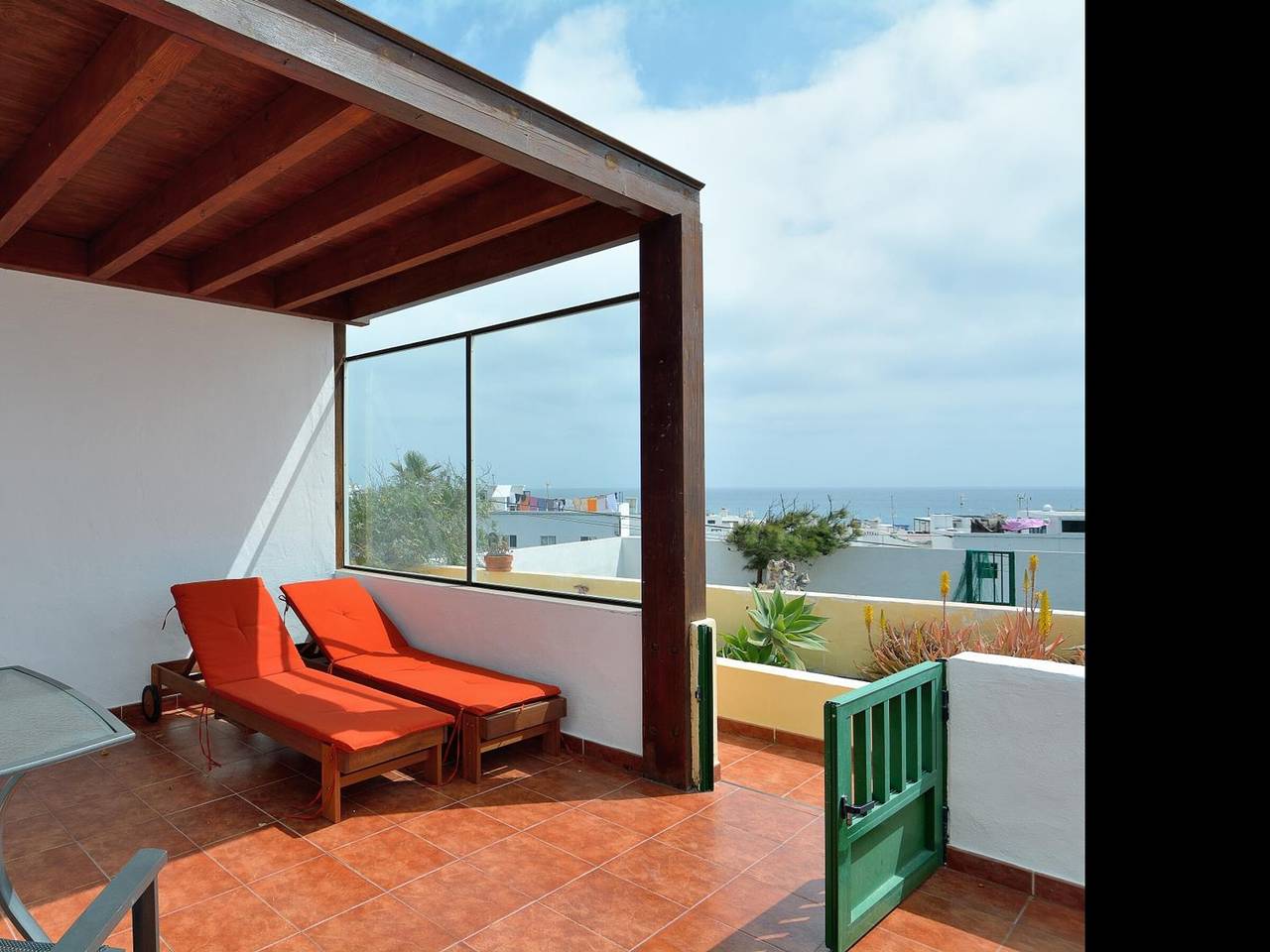 Appartement entier, Appartement avec terrasse privée, parking gratuit et vue mer à Punta Mujeres in Punta de las Mujeres, Haría