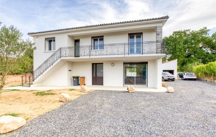 Location de vacances pour 10 personnes, avec terrasse ainsi que jardin et piscine à Albi - 2