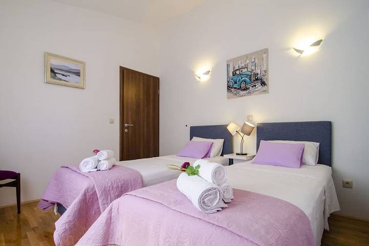 Villa Katja Mit privatem Pool, kostenlose Fahrräder in Srijane, Dalmatinisches Zagora