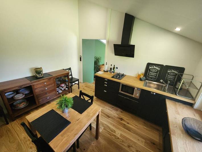 Gîte pour 4 personnes, avec terrasse et vue à Beaujeu-Saint-Vallier-Pierrejux-et-Quitteur - 2