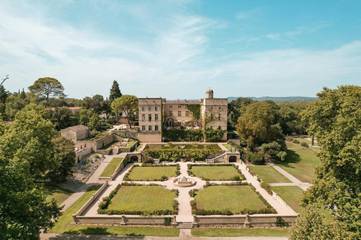 Hôtel pour 2 personnes, avec vue et sauna ainsi que jardin et piscine à Villevieille