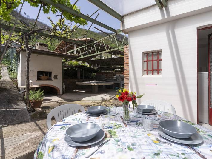 Ferienhaus für 3 Personen, mit Terrasse und Garten sowie Ausblick in Taggia