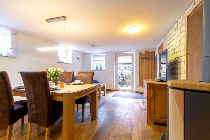 Appartement de vacances pour 6 personnes, avec Terrasse et Jardin ainsi que Bassin pour enfant et Piscine à Memmingen