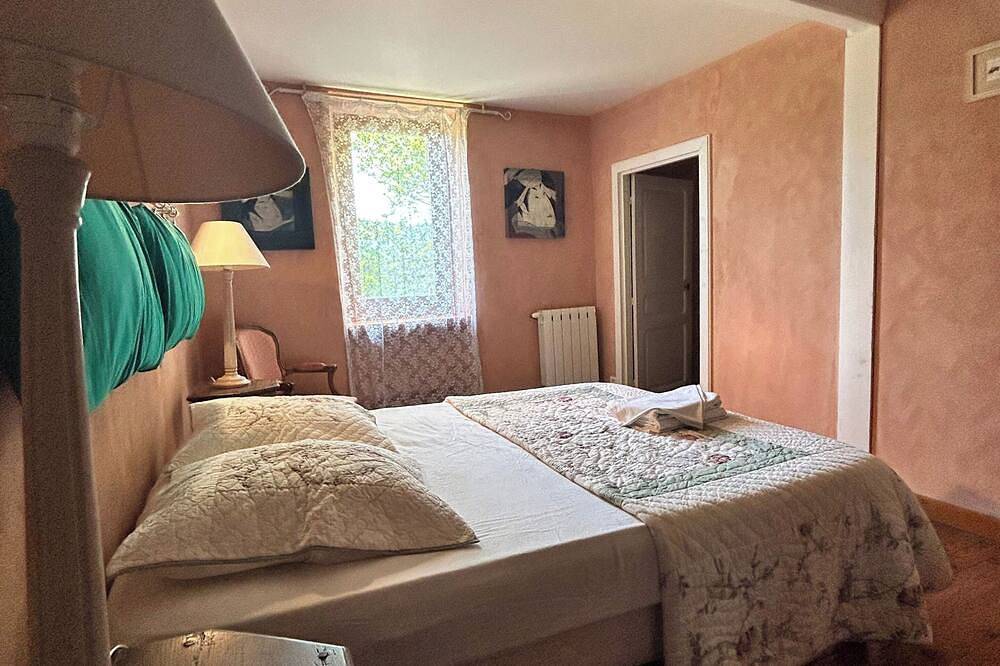 Charming Chateau 7-bedroom- 16 people-  with Heated indoor pool & Spa in Bugarach, Parc naturel régional Corbières-Fenouillèdes