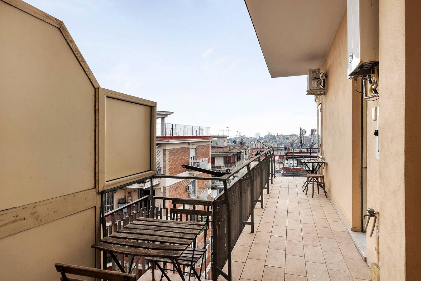 „Di Palma Suite Doppia“ mit gemeinsamer Terrasse, Wlan und Klimaanlage in Neapel in Neapel, Neapel Provinz