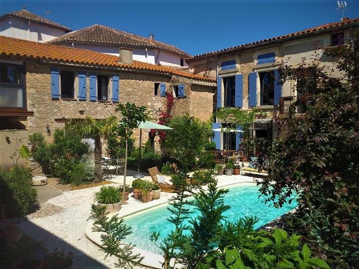 Chambre d’hôte pour 2 personnes, avec Terrasse et Jardin ainsi que Piscine et Vue