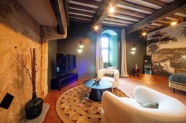 Château pour 3 personnes, avec jardin dans Saône-et-Loire - 2