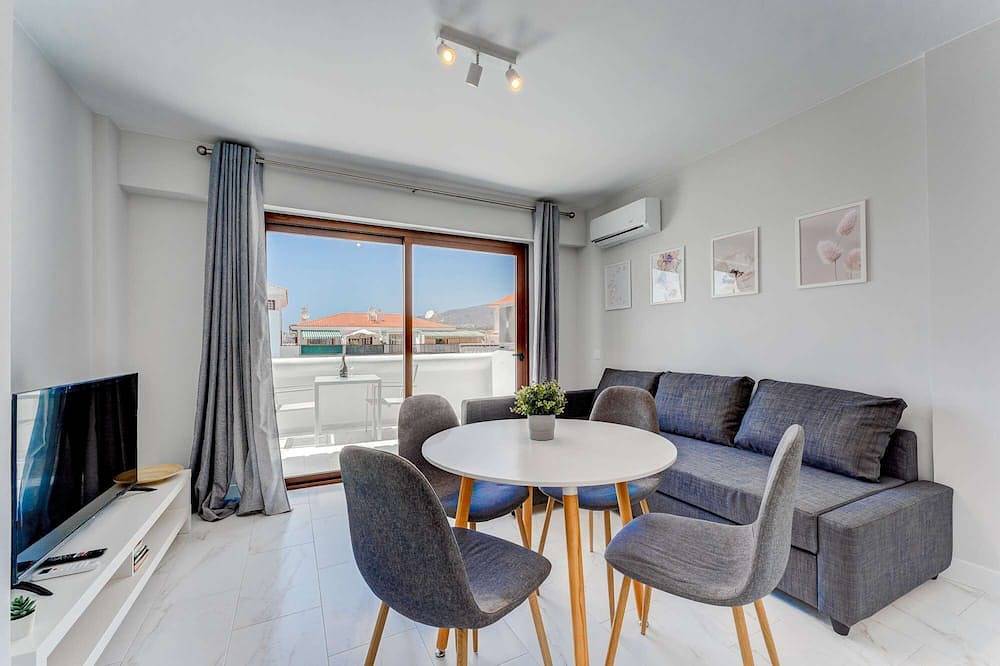 Entire apartment, Harmony apartment with ocean view in Parque Royal in Playa de Fañabé, Adeje