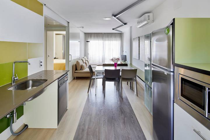 Ferienwohnung für 5 Personen, mit Balkon und Pool sowie Ausblick in Estartit