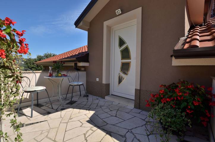 Apartament wakacyjny dla 4 osób, z taras w Ika