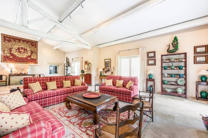 Location de vacances pour 16 personnes, avec jardin ainsi que balcon et piscine, adapté aux familles à Le Thor - 2