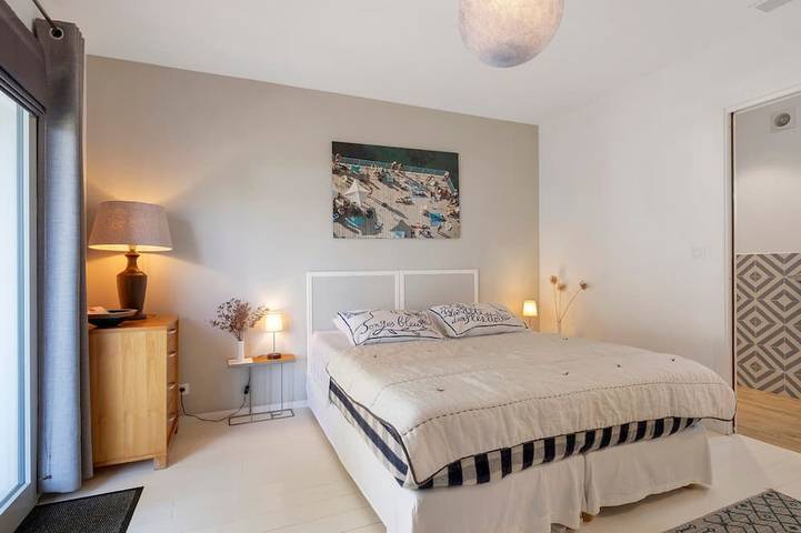 Chambre d’hôte pour 2 personnes, avec jardin et piscine dans Foret de Peygros