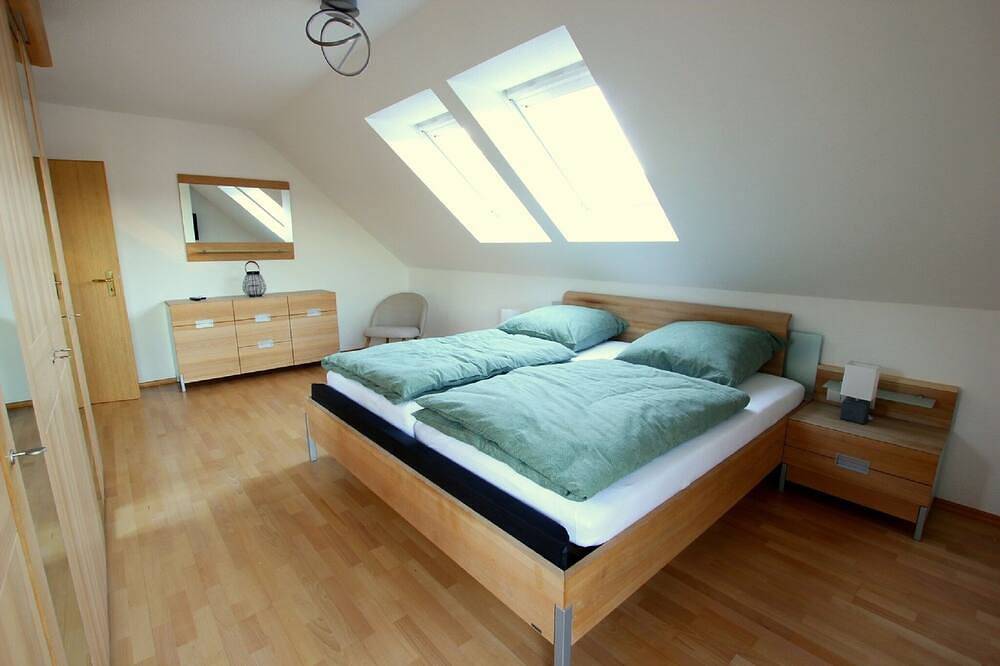Ganze Wohnung, Große Ferienwohnung (120qm) mit 3 Schlafzimmern in Selbitz, Landkreis Hof