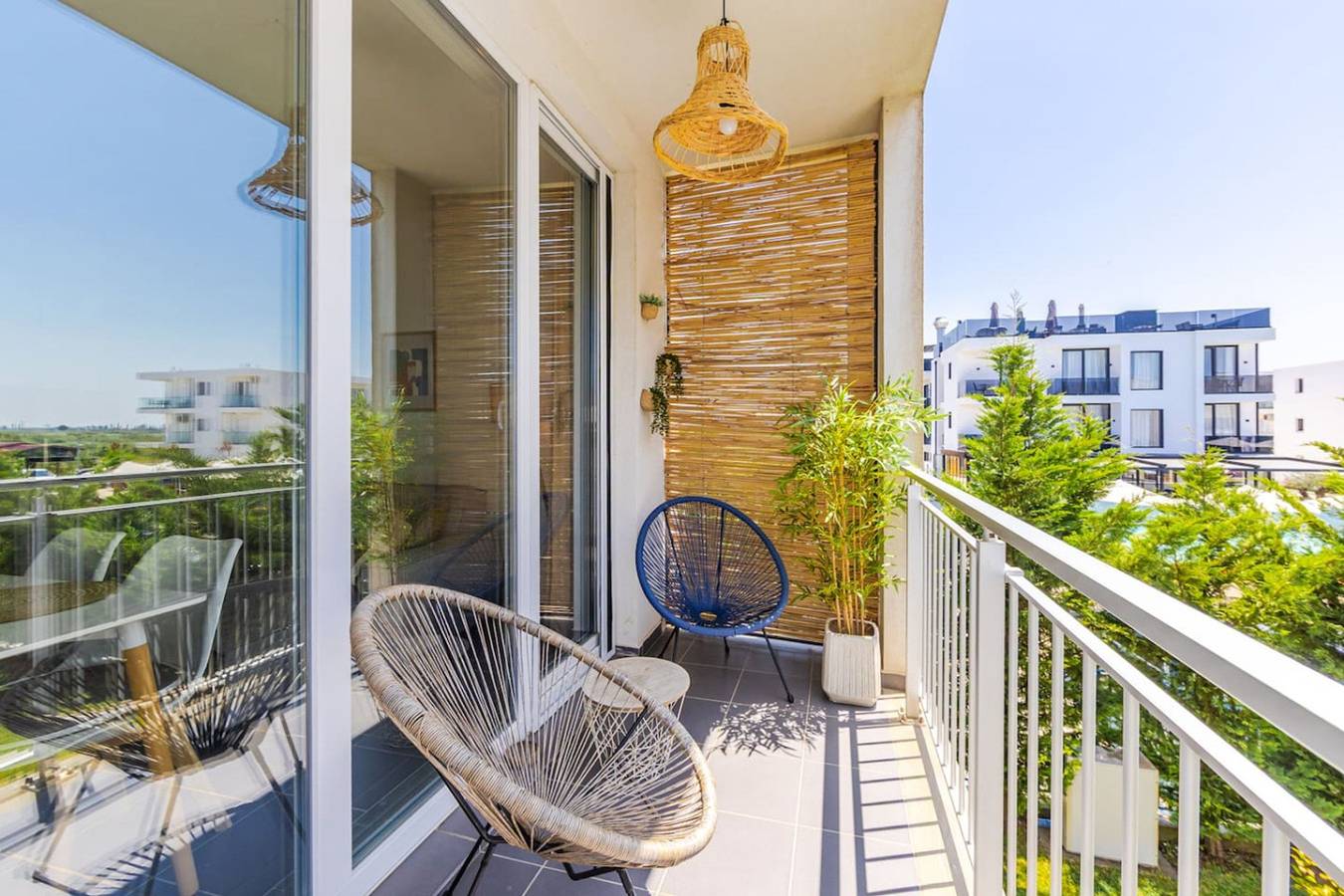 Ganze Wohnung, Ferienwohnung für 5 Personen mit Pool in Shënkoll, Lezhë