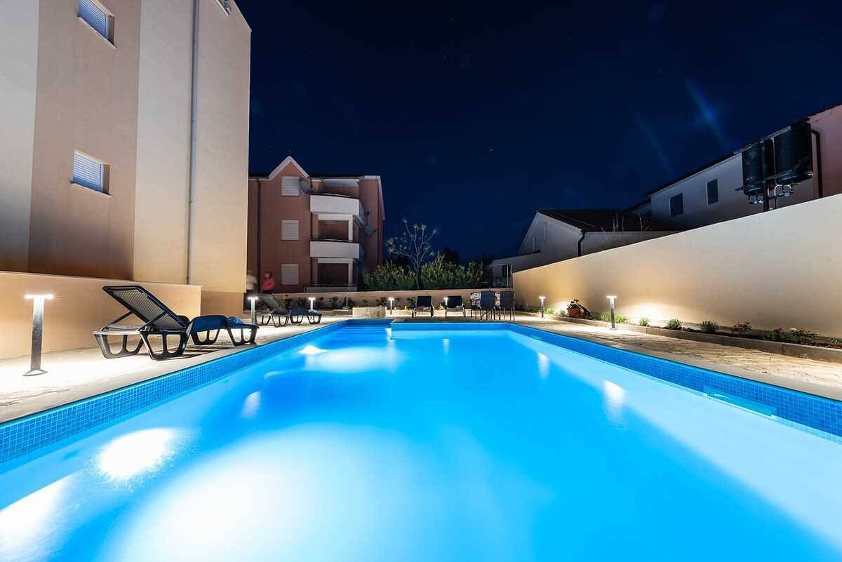 Ganze Wohnung, Ferienwohnung für 5 Personen mit Terrasse in Mulo, Vrsi
