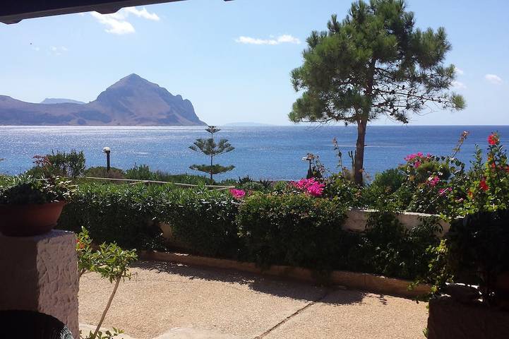 Location de vacances pour 5 personnes, avec balcon ainsi que piscine et jardin dans Macari