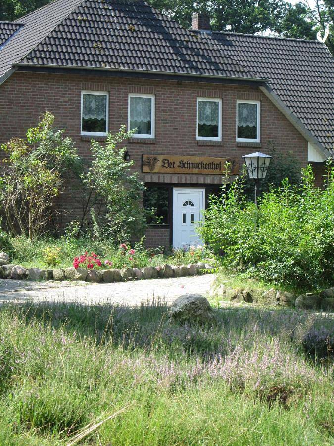 Gästehaus für 2 Personen, mit Terrasse und Ausblick in Schneverdingen