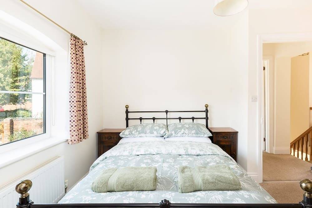Cv34 4Jd 20 St Nicholas Church Street · Cosy 2 Bed, Central Warwick & Parking | Pass The Keys in Warwick, Warwickshire