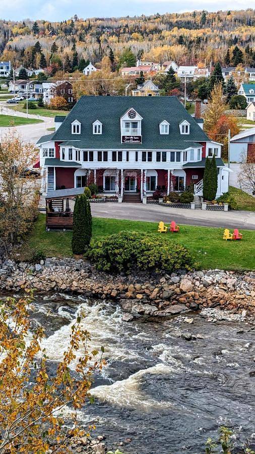 Hôtel pour 4 personnes, avec vue sur le lac ainsi que jardin et vue dans Rivière-Noire
