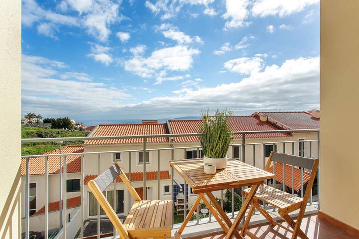 Casa de férias para 4 pessoas, com varanda em Caniço (Santa Cruz)