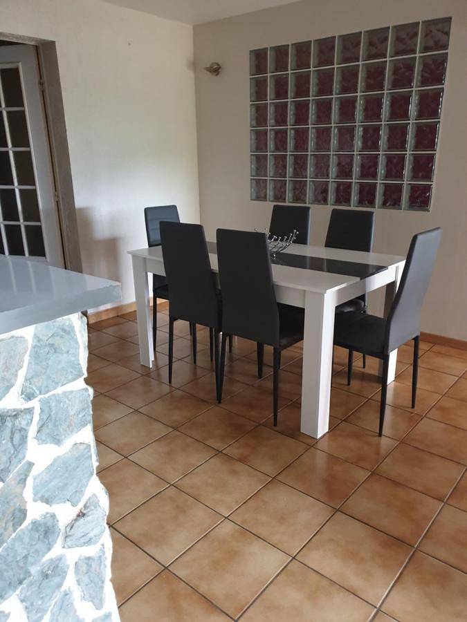 Location de vacances pour 4 personnes, avec Terrasse ainsi que Jardin et Vue à Saint-Rémy - 2