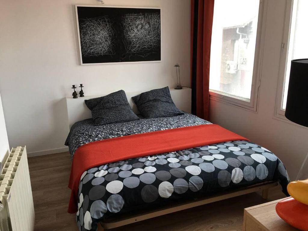 Le Patio Père Pigne Guestroom in Perpignan, Côte méditerranéenne (France)