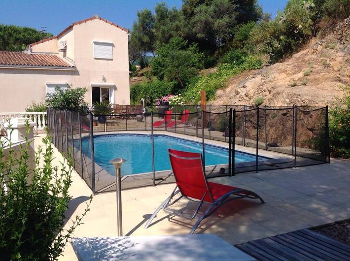 Villa für 8 Personen, mit Balkon und Pool in Afa