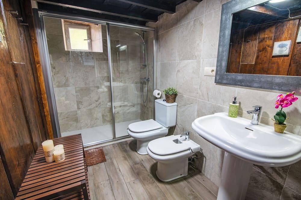 Fantásticas vistas sobre las montañas y Pacífica in Teverga, Cordillera Cantábrica