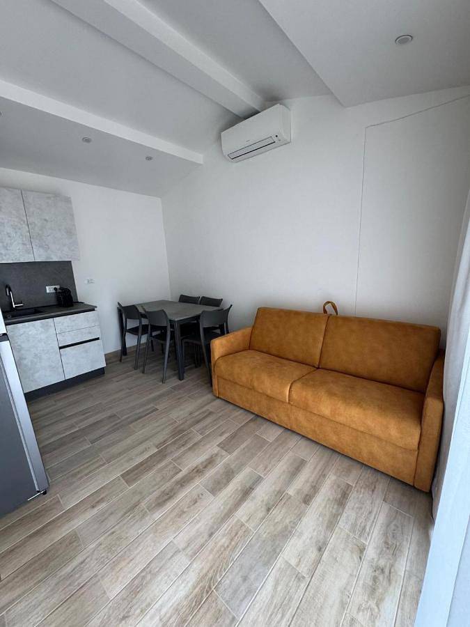 Bungalow für 5 Personen, mit Ausblick und Terrasse sowie Pool und Garten in Jesolo - 4