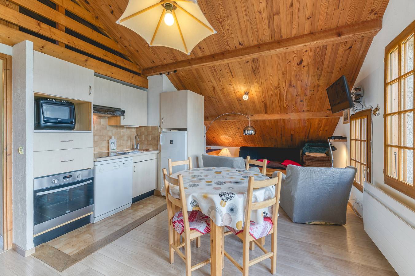 Appartement entier, Appartement 'La Meije 9' avec vue sur montagne et balcon in Villard-Reculas, Parc national des Écrins