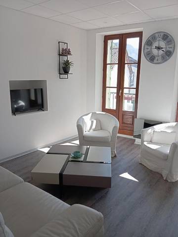 Gîte pour 4 personnes, avec balcon à Pont-en-Royans