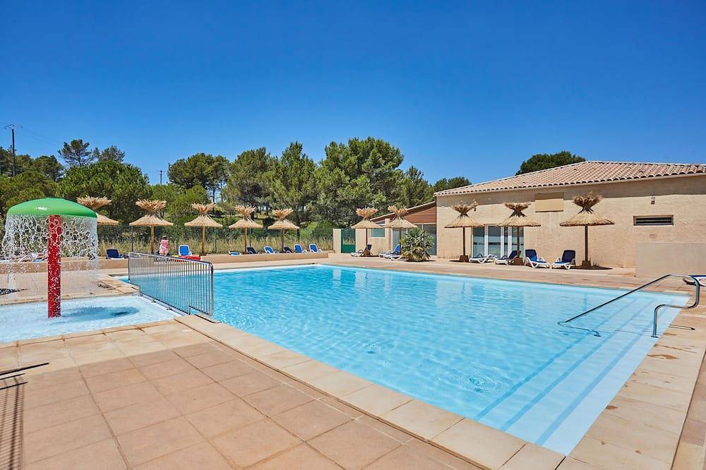 Confortable | Accès Piscine Extérieure in Aubagne, Région de Marseille