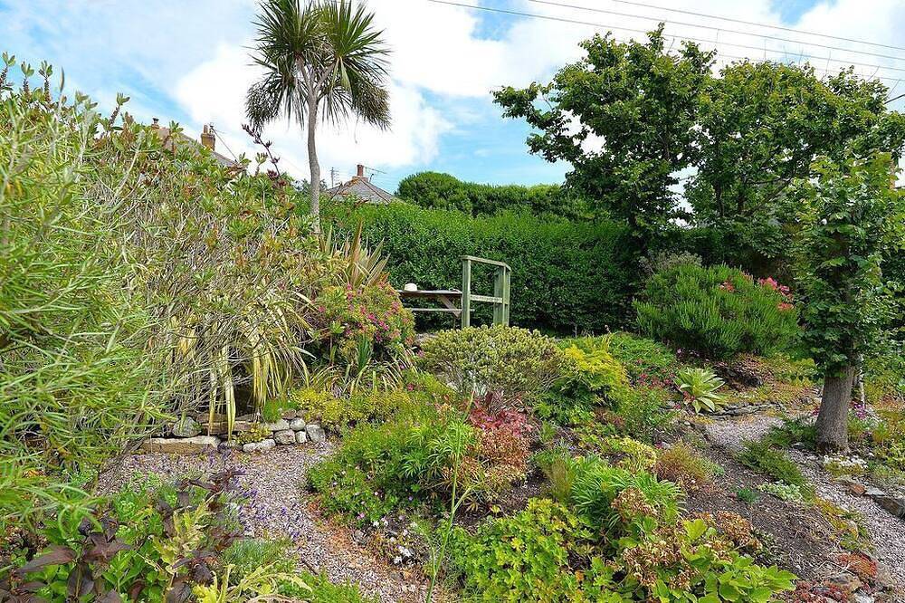 Castle View - Charakter und geräumiges Cottage. Privater Garten. Panoramablick auf das Meer in Marazion, Cornwall