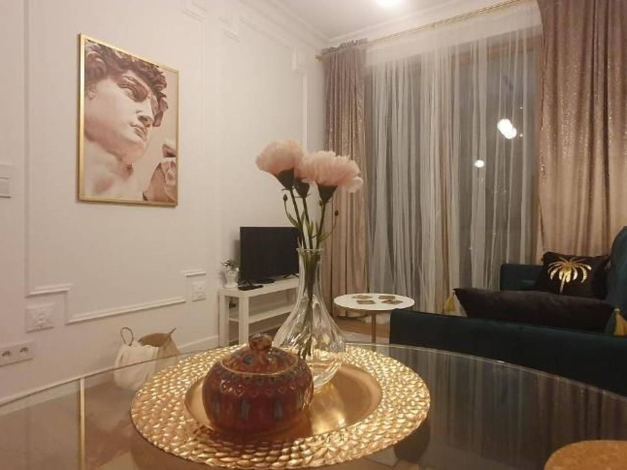 Entire apartment, Besserer Platz: Klassisches Warschau in Warsaw, Masovia