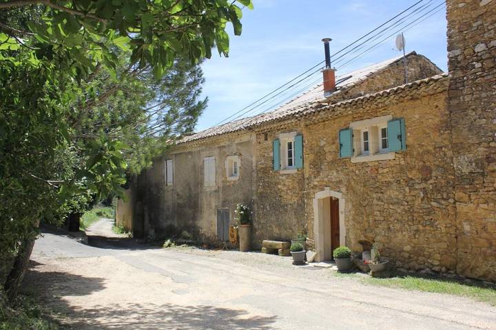 Location de vacances pour 4 personnes, avec Terrasse ainsi que Jardin et Vue à Baron