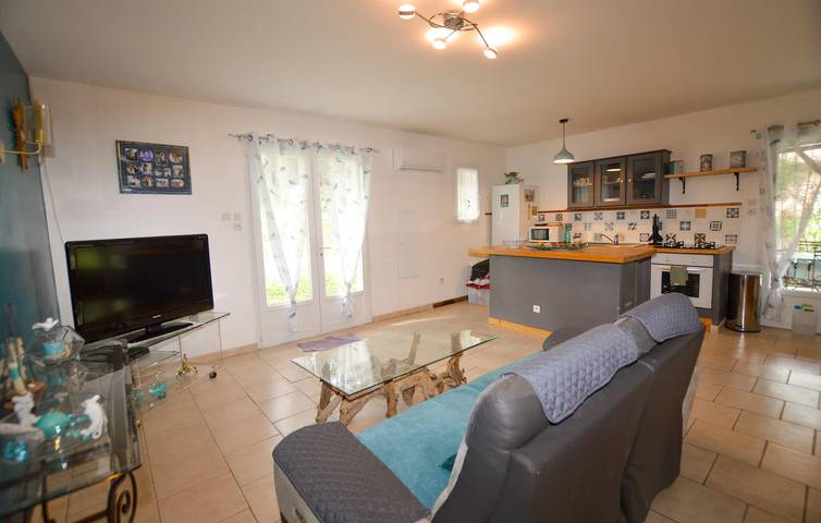 Cozy Apartment with Terrace & Garden, 2km to Vignale & Le Golo in Vignale, Bastia region