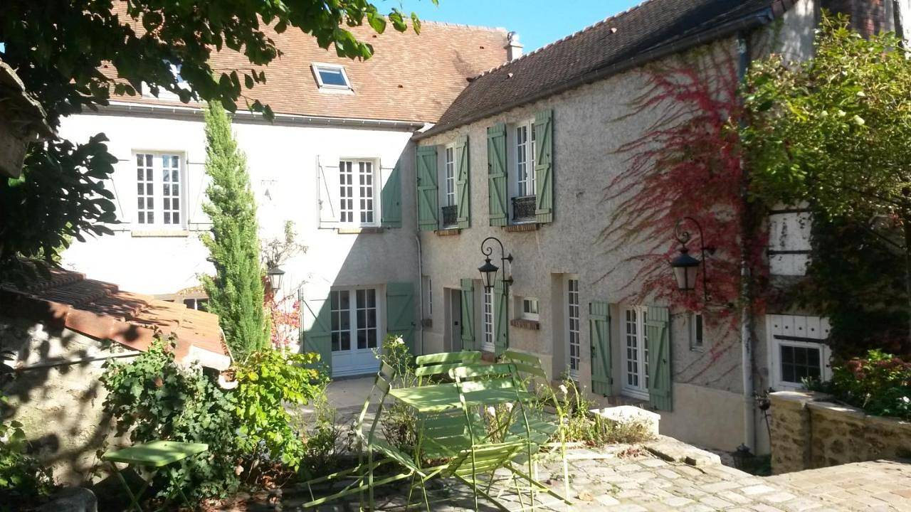 Maison d'hôtes La Source in Magny-les-Hameaux, Parc naturel régional de la Haute Vallée de Chevreuse
