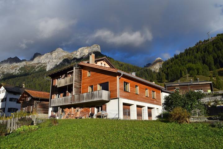 Ganze Ferienwohnung, Wohnung Stücklihaus - 6-Bettwohnung in Sufers, Hinterrhein