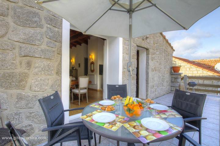 Gîte pour 5 personnes, avec Terrasse ainsi que Jardin et Vue
