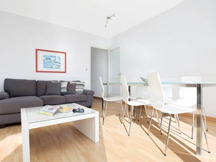 Apartamento entero, Apartamento sencillo frente al mar en Llafranc, ideal para familias y mascotas bajo petición in Llafranch, Palafrugell